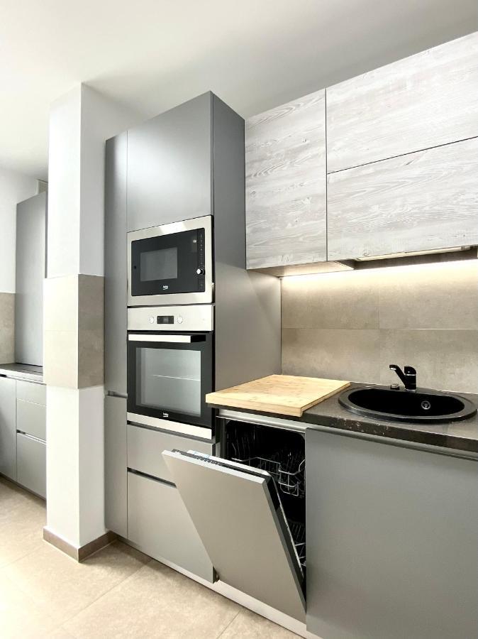 Astoria Apartment - Pet Friendly Braşov Exterior foto